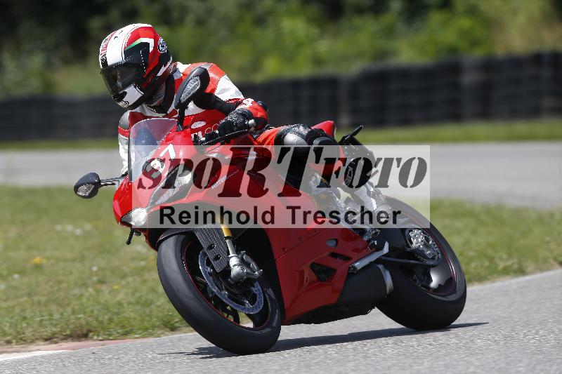 /27 12.06.2025 Ducati Schweiz Trackday Warmup  ADR/gruen-vert/37